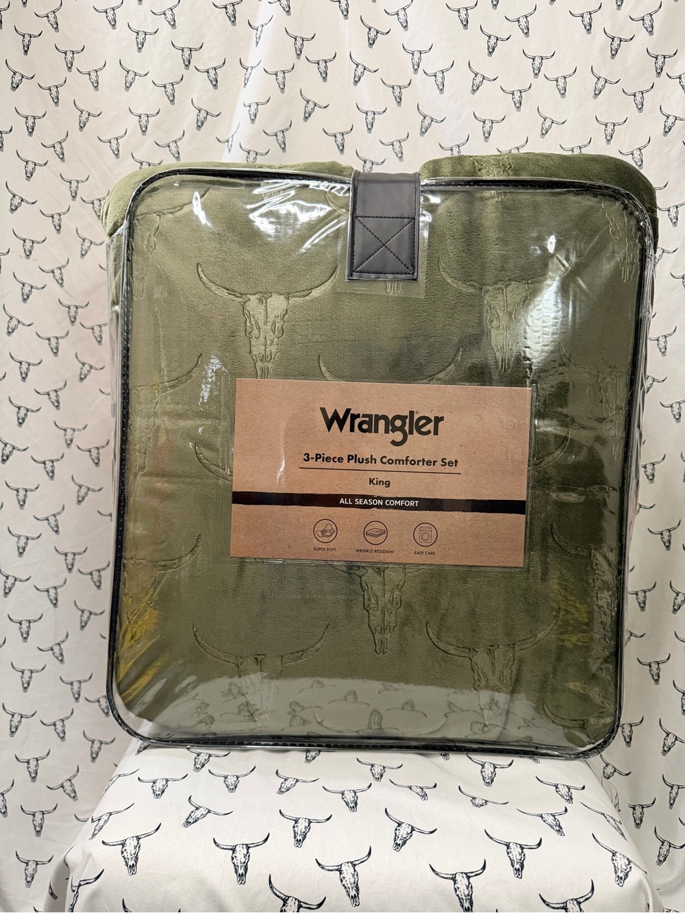 Wrangler King Plush Comforter Set in Olive